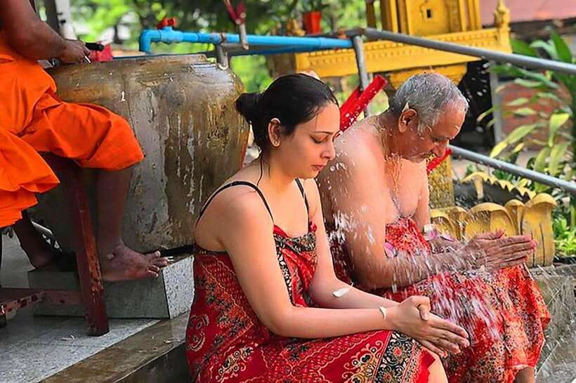 Siem Reap Cambodian Buddhist Water Blessing and Local Market - Siem Reap Market Visit: Shopping With Explanations, Not Just Browsing