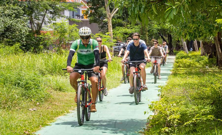 Siem Reap City Haft Day Bike Tour - Wat Thmey Killing Fields Memorial: seeing the Khmer Rouge story with respect