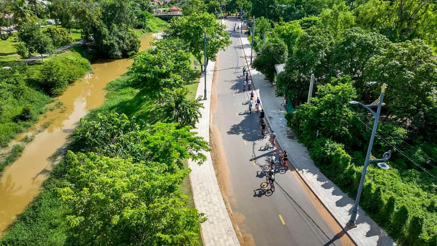 Siem Reap City Haft Day Bike Tour - The coffee or coconut break: small reset, included snacks and water