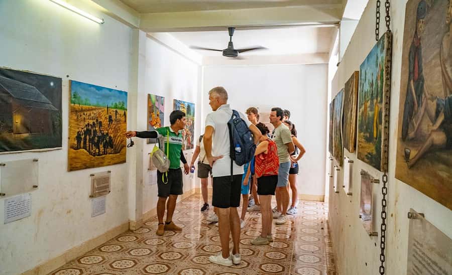Siem Reap City Haft Day Bike Tour - Khmer Ceramics & Fine Arts Centre: pottery wheel practice with real tools