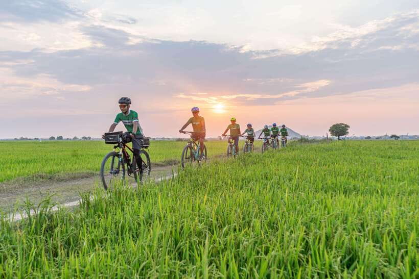 Siem Reap: Countryside Sunset Bike Tour / E-Bike or Tuk Tuk - Chreav: the first 1.5 hours that set the mood