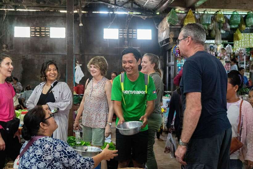 Siem Reap: Countryside Sunset Bike Tour / E-Bike or Tuk Tuk - Phnom Krom photo stop: viewpoints, beer, and local snacks