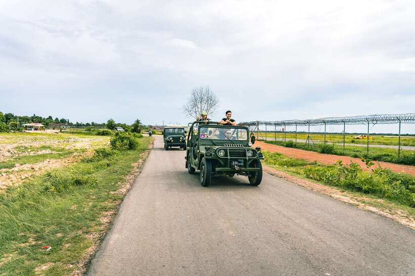Siem Reap: Countryside Sunset Jeep Tour / SUV Available - Chreav Market: a guided food-market look in the first 45 minutes