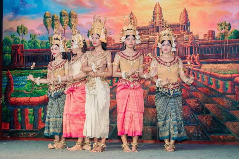 Siem Reap: Dinner and Traditional Show with Hotel Transfer - Who this tour suits best (and who should rethink)