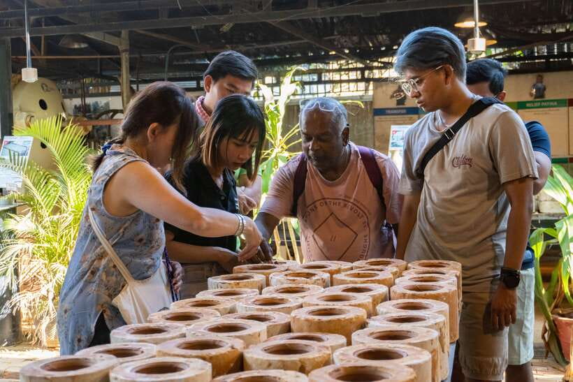Siem Reap Evening Food Tour - On Promotion Price limit Offer - Phum Num Banh Chok: riverside noodle with soup or chicken curry