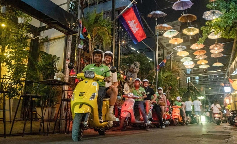 Siem Reap: Evening Foodie Vespa Tour / Tuk Tuk Available - Long’s Bar beer: downtime that keeps the tour fun