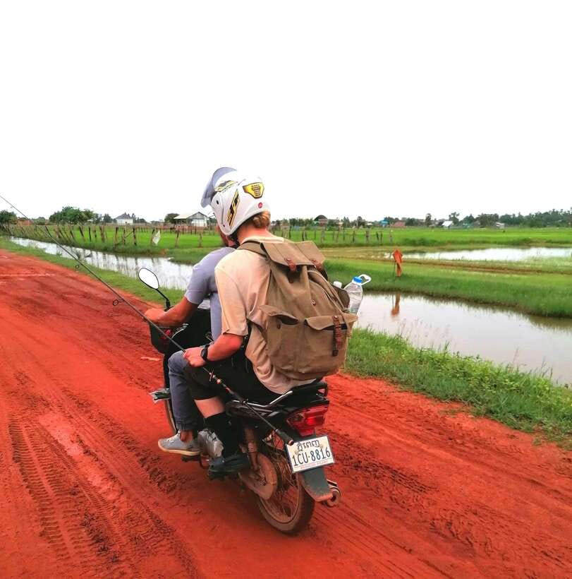 Siem Reap: Fishing in the rice fields, in the villages of Siem Reap - Nature in the fields: snakes, wild creatures, and staying sensible
