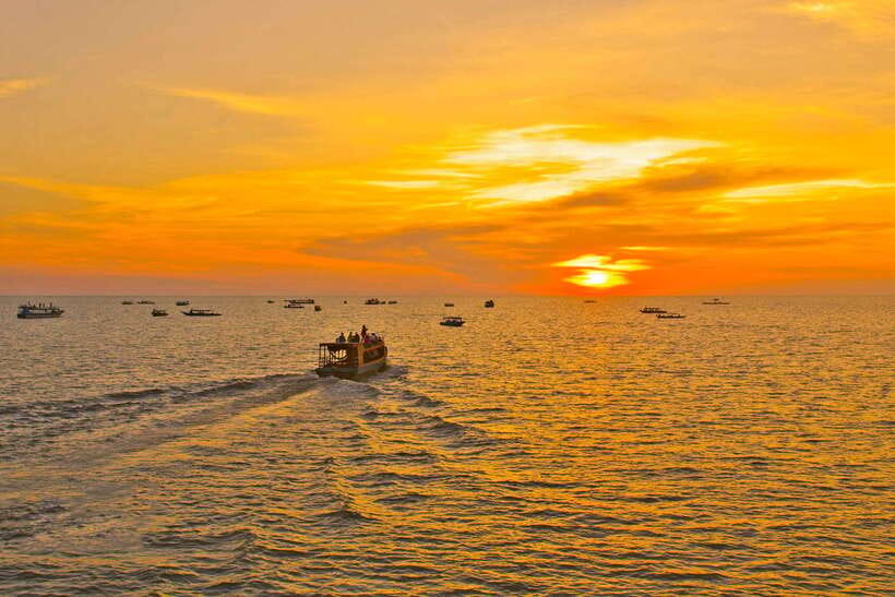 Siem Reap: Floating Village and Sunset Private Boat Tour - A private-feeling sunset boat ride with cold drinks and local snacks