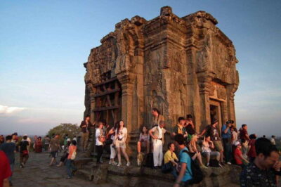 Siem Reap: Full Day Angkor Wat Temple Tour with Sunset - Pickup, passes, and what’s actually included in the price