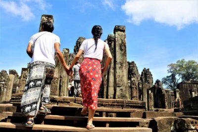 Siem Reap: Full-Day Temples w/ Private Transport - Angkor Wat: the giant religious monument and its stone galleries
