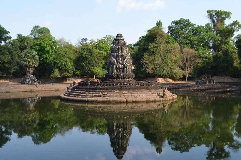 Siem Reap: Full-Day Tuk-Tuk Tour of Angkor Wat Temples - Ta Som, Neak Pean, and Preah Khan: the circuit’s quieter storytelling