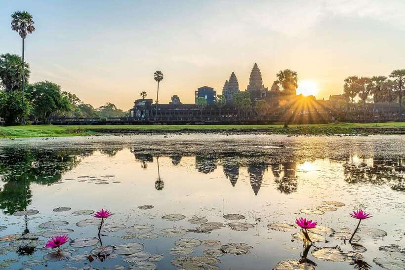 Siem Reap: Full-Day Tuk-Tuk Tour of Angkor Wat Temples - The route: small cycle plus big cycle, packed into 10 hours