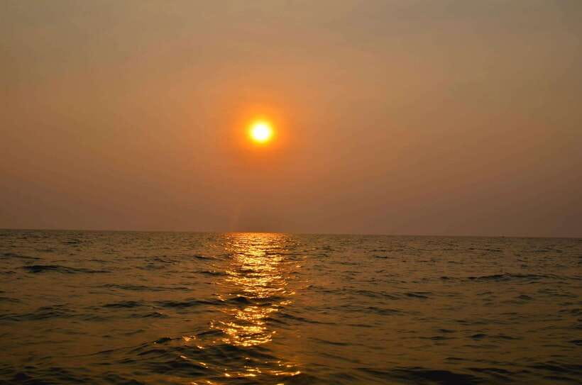 Siem Reap: Half-Day Kampong Phluk with Sunset, Boat & Guide - Ro Lus Market: A Quick Culture Stop That Sets Context