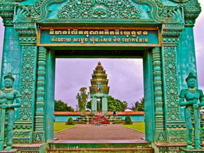 Siem Reap: Khmer Rogue, War museum &landmine museum Day Tour - Pickup, timing, and how the day moves