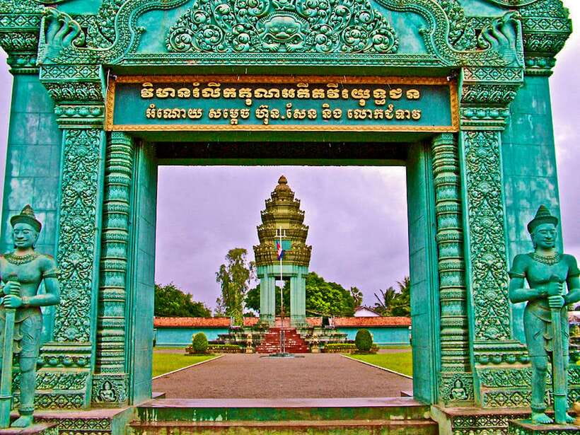 Siem Reap: Khmer Rogue, War museum &landmine museum Day Tour - Pickup, timing, and how the day moves