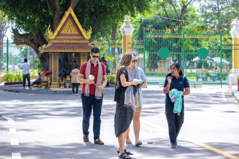 Siem Reap: Khmer Water Blessing by Monk and Lotus Farm Visit - From shrine to blessing: how this tour tells one story