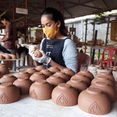 Siem Reap : Pottery Classes with Transfer round trip - Inside the Studio: How the Demonstration Sets You Up