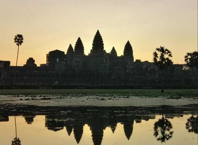Siem Reap Private Car Charter with English Speaking Driver - English-Speaking Driver Quality: The Bunheng Factor