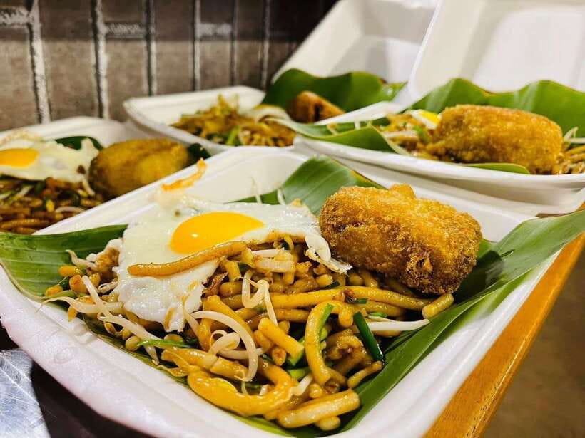 Siem Reap: Small Group Street Food Tour with Tuk-Tuk Ride - Vegetarian alternatives and allergy planning that you should take seriously
