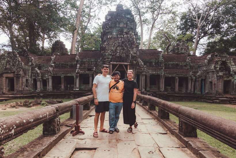Siem Reap Sunrise Angkor Wat Temple Tour - Bayon Temple: why the second stop is where the story clicks
