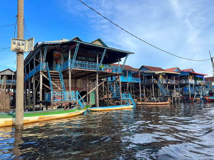 Siem Reap: Tonle Sap and Kampong Phluk Tour with Street Food - Night market time: food stores, fruit, and everyday shopping