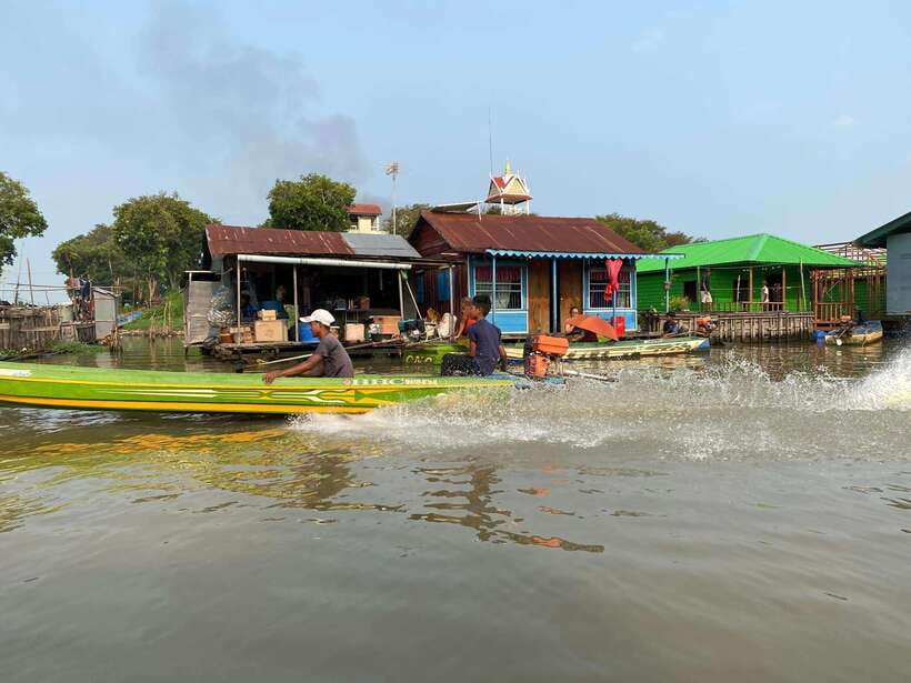 Siem Reap: Tonle Sap, Kampong Phluk & Floating Village Tour - Kampong Phluk Stilt Houses and Duck Boats: The Core Experience