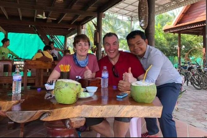 Silk Island Tuk Tuk Tour - Pagoda, market, and farmer life on Koh Dach
