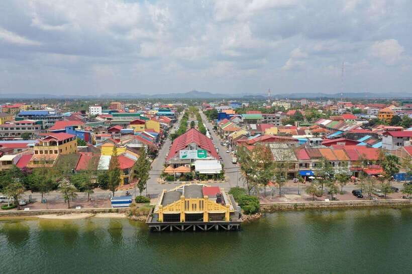 Small Group: One Day Phnom Penh to Kampot, Kep include lunch - Morning Pickup and the Phnom Penh to Kampot Road Trip