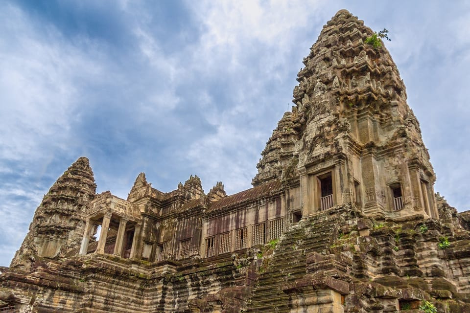 Sunrise at Angkor Wat Temple: 3-Hour Private Tour - What’s included vs. what you’ll need to bring or pay for