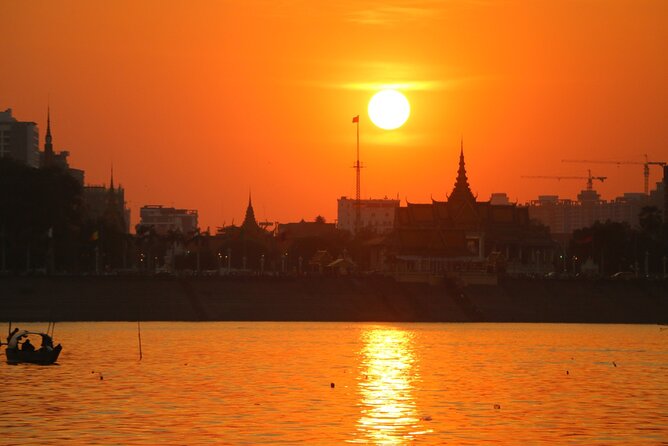Sunset Cruise with free flow beer, soft drinks & fruit platter - Silk Island in a tuk-tuk: monastery, school, and silk farm