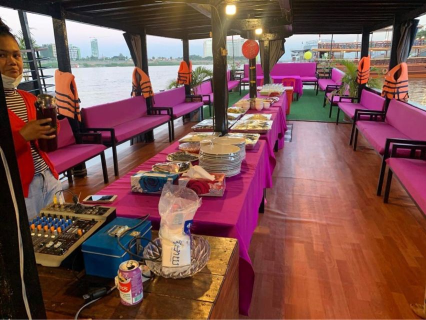 Tonle Sap Cruise & land Tour between Phnom Penh & Siem Reap - BBQ Lunch and Drinks: Included, But Read the Fine Print (In Spirit)