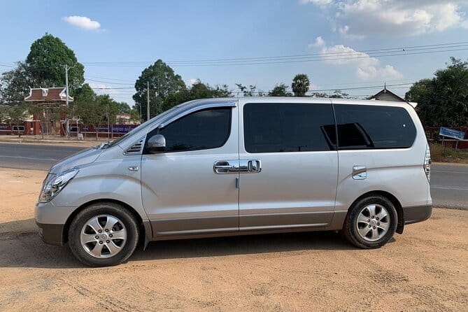 Two Day Tour, Taxi Phnom Penh to Siem Reap, Angkor Visit & Return - Angkor Thom South Gate and Neak Pean: More Than One Entrance Stop