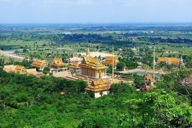 Udong Historical Site Tour - Stop 1: Vipassana Dhurak Buddhist Centre and the monk blessing
